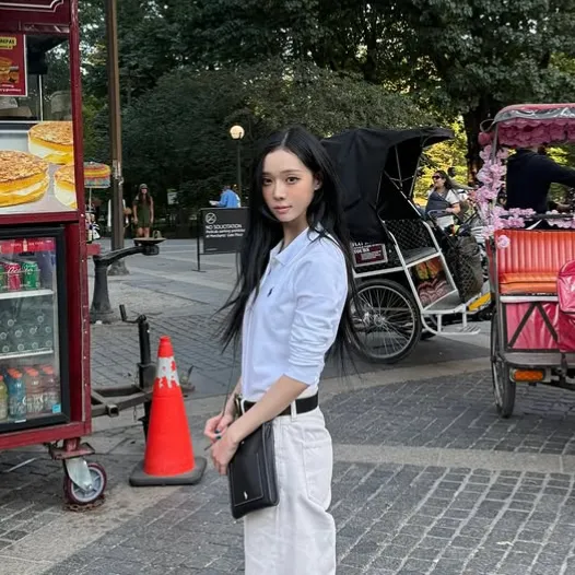 윈터 뉴욕 스트릿 패션으로 화제가 된 폴로 가디건 상세 2