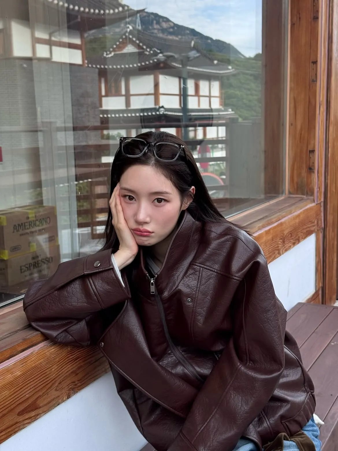 가을? 가을?!!? 완벽한 계절매칭 정채연 와인 레더 자켓 상품 이미지